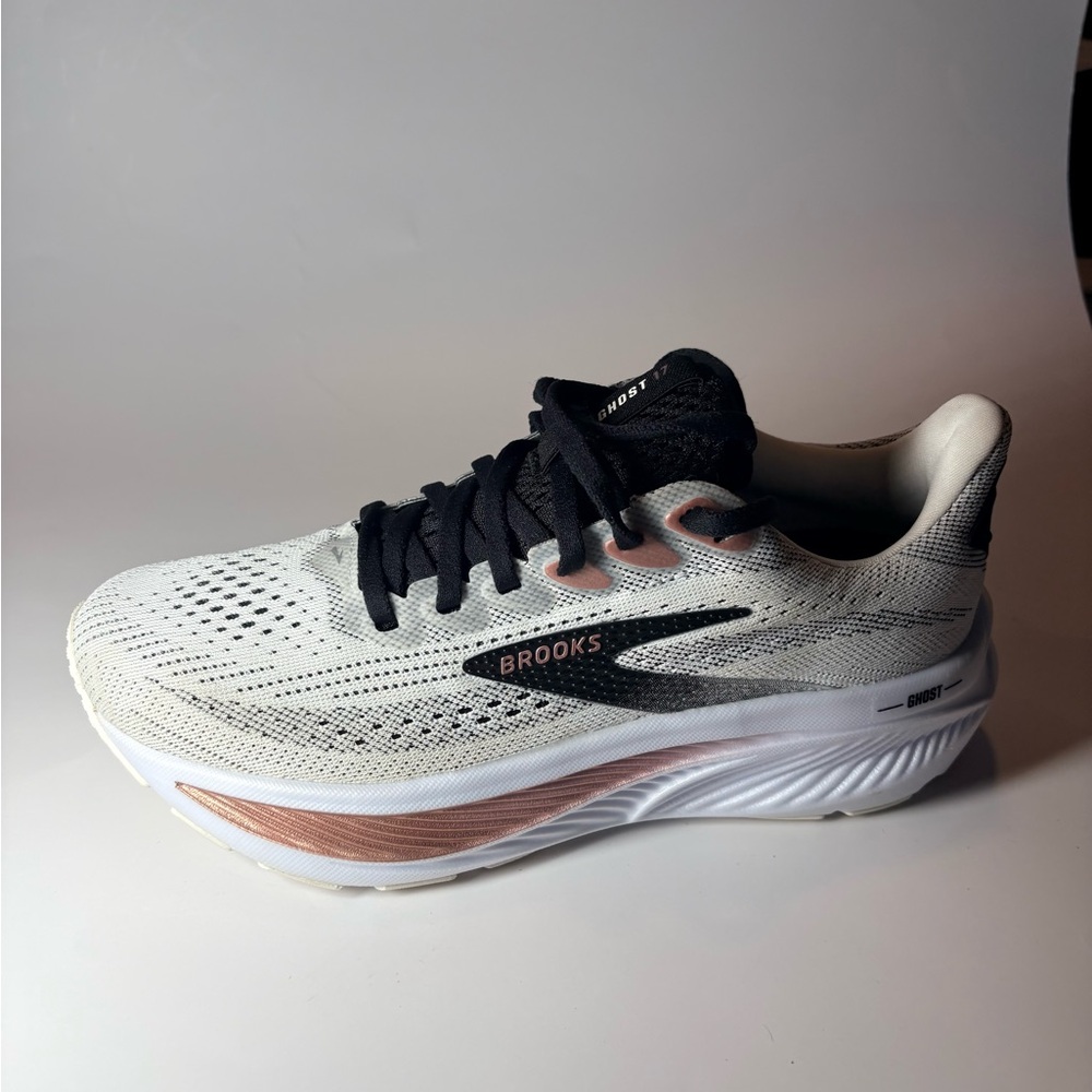 Brand New In Box Womens Brooks Ghost 17 Size 5 Wide. Off White, Rose Gold, Black - Picture 12 of 15